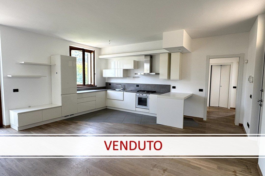 Trilocale con giardino, box e posto auto